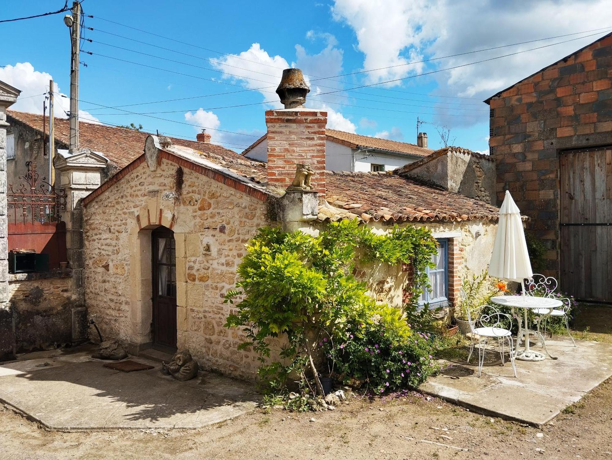Gatekeepers Cottage Tiny House, Taize, Deux-Sevres, Velo Francette Екстериор снимка